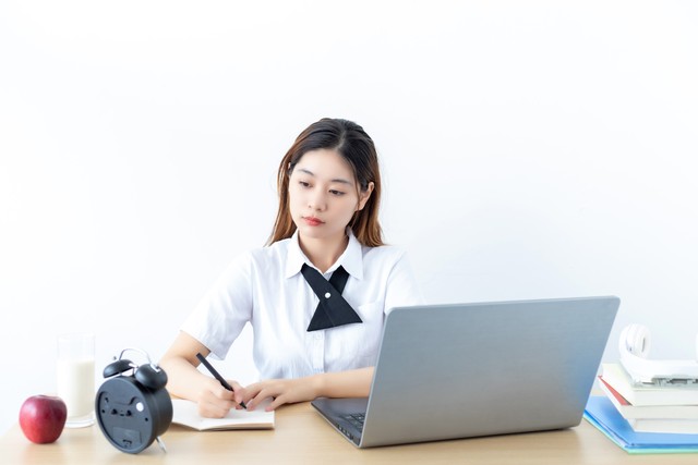 如何在茫茫人海中找到以前的老同学？