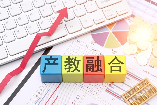 如何在茫茫人海中找到以前的老同学？