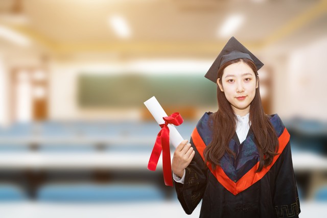 如何在茫茫人海中找到以前的老同学？