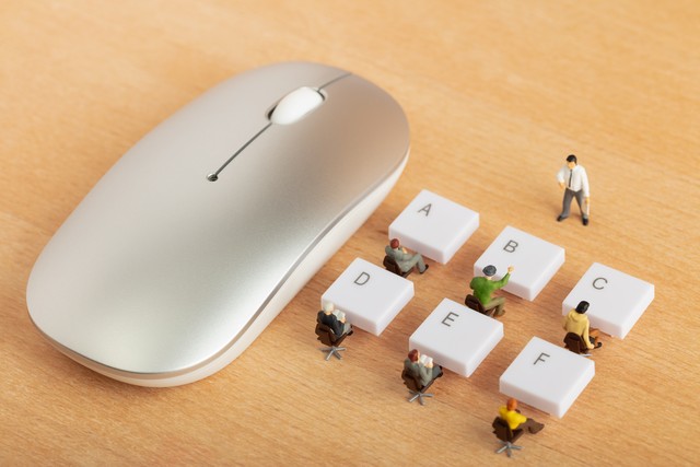 如何在茫茫人海中找到以前的老同学？