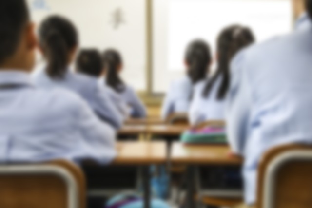 如何在茫茫人海中找到以前的老同学？