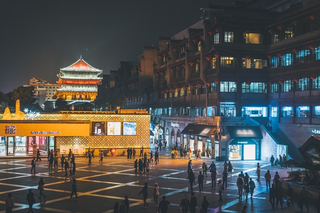 如何在茫茫人海中找到以前的老同学？