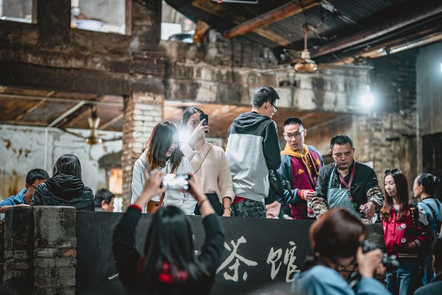 如何在茫茫人海中找到以前的老同学？