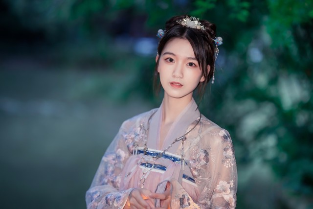 如何在茫茫人海中找到以前的老同学？