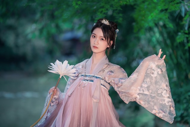 如何在茫茫人海中找到以前的老同学？